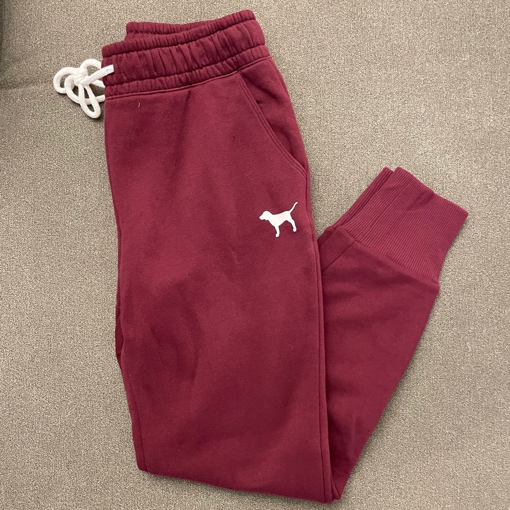 Maroon slim jogger sweatpants